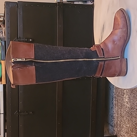 *** SOLD*** Tory Burch riding boot - Picture 4 of 16